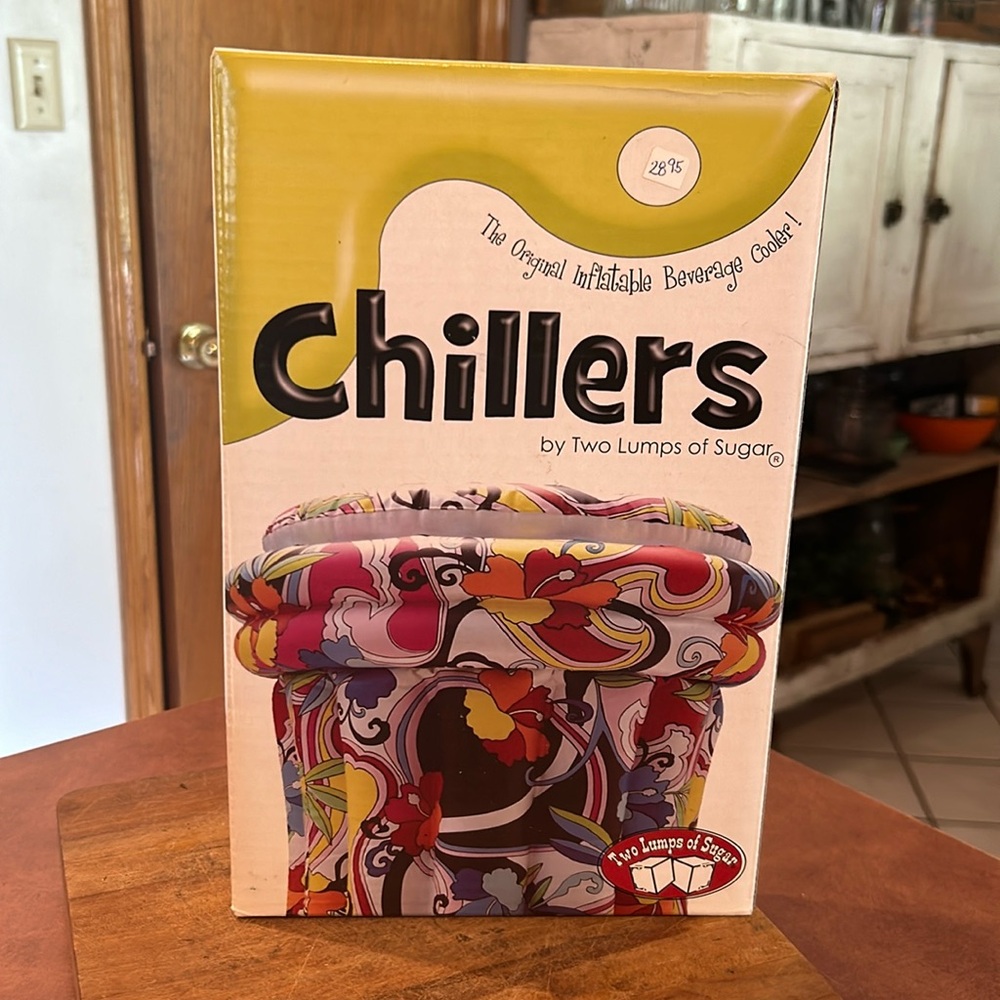 Chillers inflatable beverage cooler. Polka-dot Multicolor. NIB.